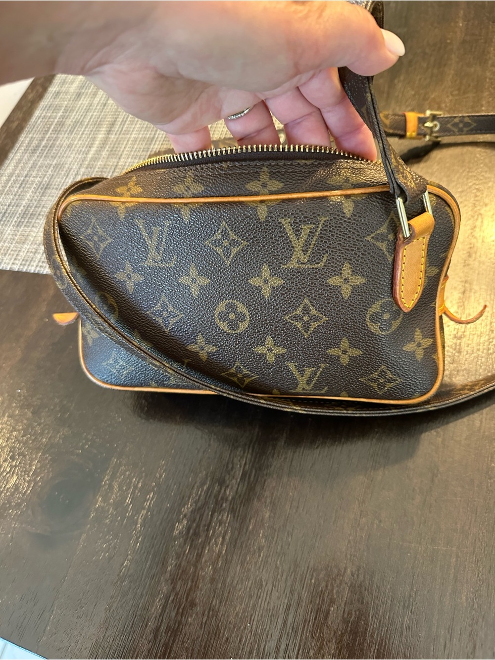 Louis Vuitton authentic Crossbody excellent condition